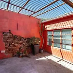 Funky Pet Friendly, 2-Bedroom Escape, Bo-Kaap
