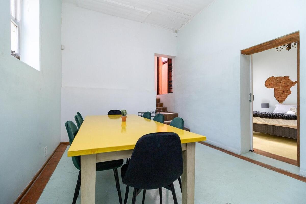 Funky Pet Friendly, 2-bedroom Escape, Bo-kaap Cape Town