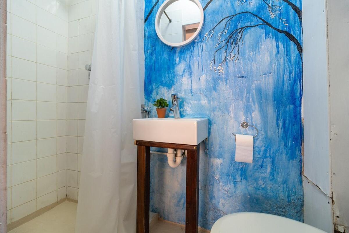 Funky Pet Friendly, 2-bedroom Escape, Bo-kaap Holiday home Cape Town