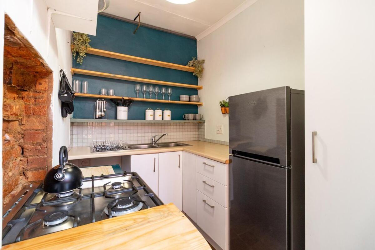 Funky Pet Friendly, 2-bedroom Escape, Bo-kaap *