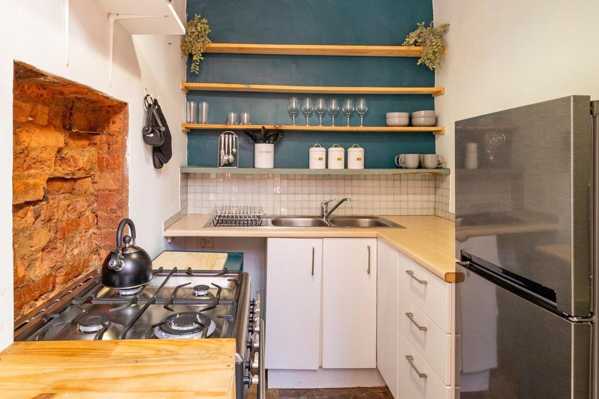 Funky Pet Friendly, 2-bedroom Escape, Bo-kaap Cape Town
