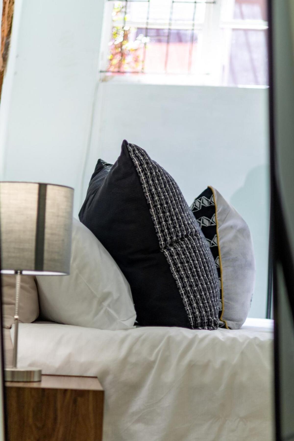 Funky Pet Friendly, 2-bedroom Escape, Bo-kaap Holiday home *